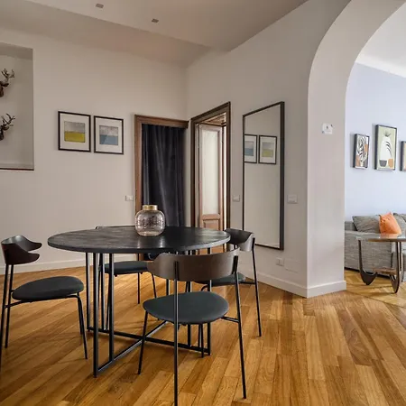 Your Sunny Getaway In Porta Venezia Dist...