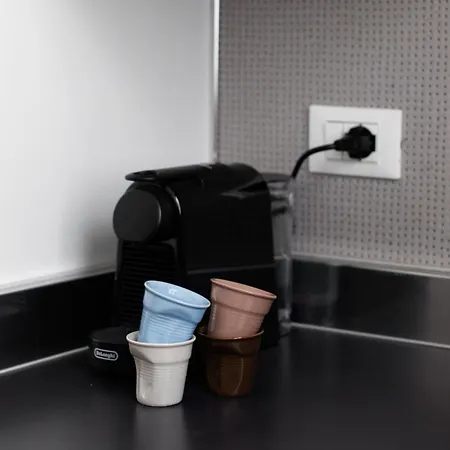 Lägenhet Your Sunny Getaway In Porta Venezia Dist...